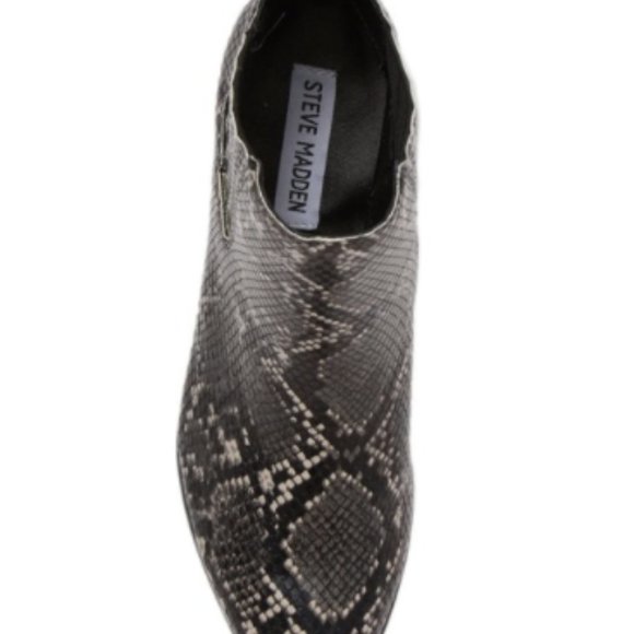 Steve Madden Chelsea stacked heel Boot - Picture 7 of 7